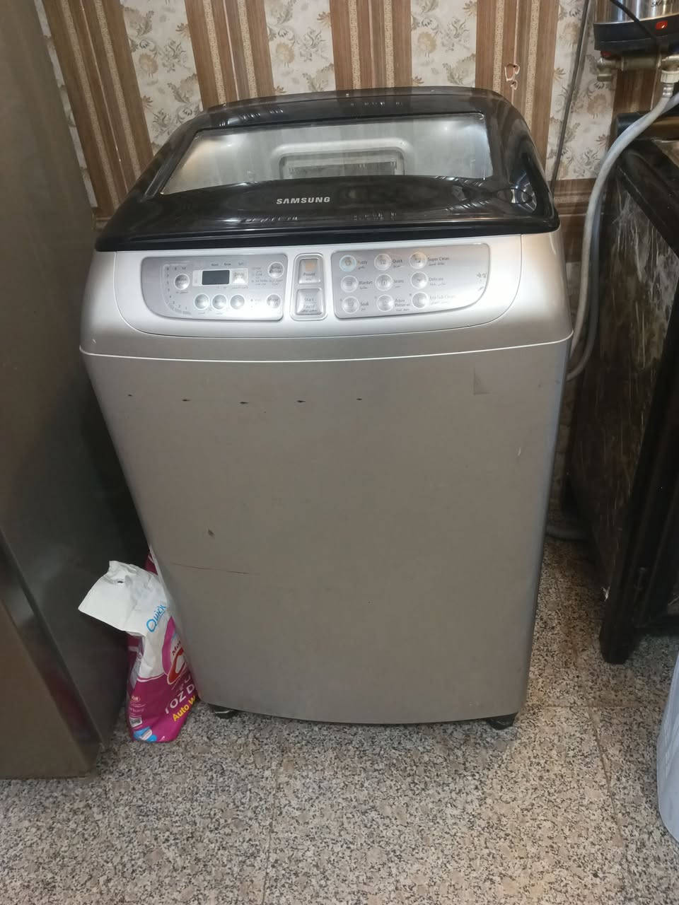 السلام عليكم 
للبيع غراض بيت
 سبب البيع للنقل غير مكان 
غساله ١٥ كيلو سامسونك ٢٠٠
ثلاجه ميديا ب ٢٥٠
طباخ هيتاشي ب ٢٠٠
كاونتر مع ملحق ب ١٢٥
ديوان ٩ مقاعد تركي  مابي اي ضرر ب ٢٥٠ 
غرفه نوم تركيه بدون صوميه ب ٢٥٠
الموقع الكاظميه 
الشراي يتصل 
***********
