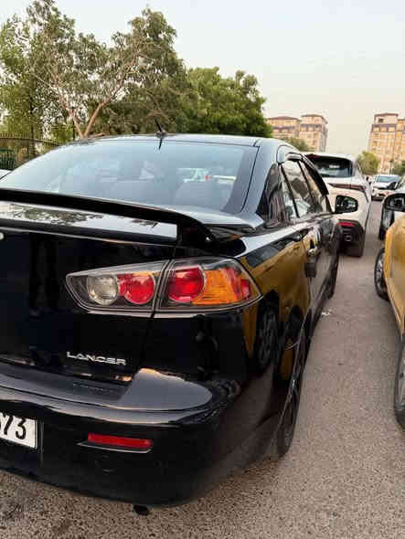 سلام عليكم مسيوبوشي لانسر قرش . موديل 2017 بلاك اديشن السيارة فول فول ماعده بصمه وخير من الله محرك 2000 السنويه بسمي رقم بغداد تحويل ثاني يوم مكان سياره بغداد الغزاليه ***********
