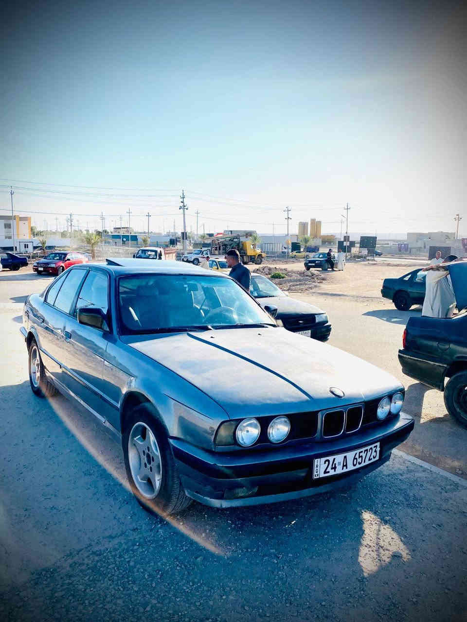 520 كبس كير عادي
موديل 91 
كوبون بانزين بيها
رقم دهوك باسمي
سنوية لل 27
تبريد شرط
فتحه سقف
كوبيوتر شغال 
اربع جامات كهرب
كشنات جلد

***********
