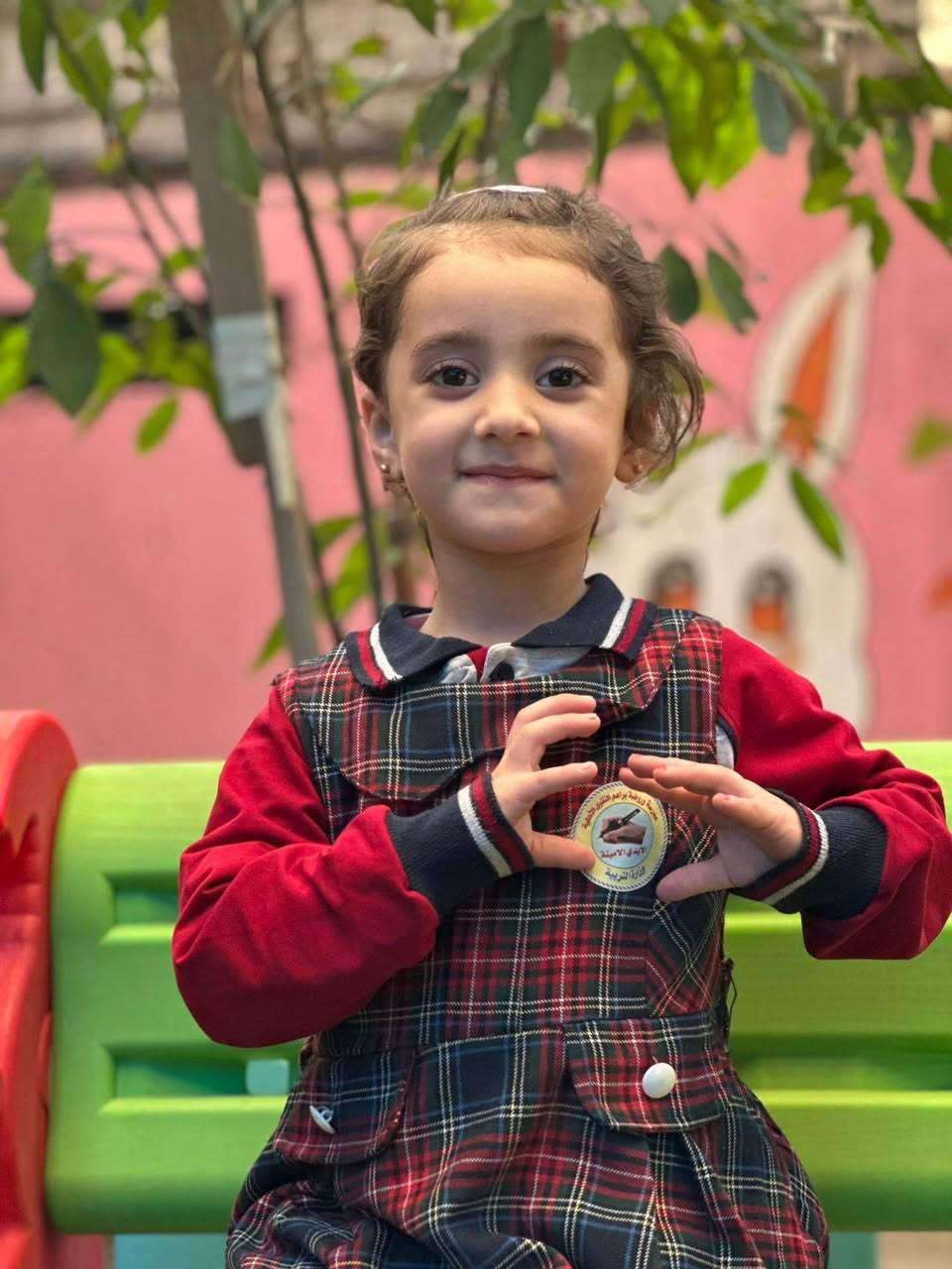 ✨ أهلًا وسهلًا بأطفالنا الأحبّة ✨
تتشرف روضة براعم التقوى باستقبال براعمها من عمر سنة واحدة إلى ٦ سنوات، في بيئة آمنة، دافئة، مليئة بالحب والتعلّم 🌈👶🧒
نقدّم لأطفالكم:
📚 تعليم الكتابة والقراءة والجمع بأسلوب ممتع
🔤 تعلّم اللغة الإنكليزية
💻 دروس الحاسوب بما يناسب أعمارهم
⏰ أوفرتايم تعليمي بإشراف كادر مختص ومحب للأطفال
🧸 يتوفر لدينا تسجيل:
▫️ يومي
▫️ شهري
▫️ سنوي
مع يوم تجريبي لراحة واطمئنان الأهل 🤍
🕘 الدوام من الساعة 6:30 صباحًا ولغاية 3:00 عصرًا
معنا يكبر طفلكم بالعلم والأخلاق والابتسامة 🌱
براعم التقوى… حيث تبدأ الحكاية الجميلة 💖
إ 🌷
☎️وت ساب ***********
