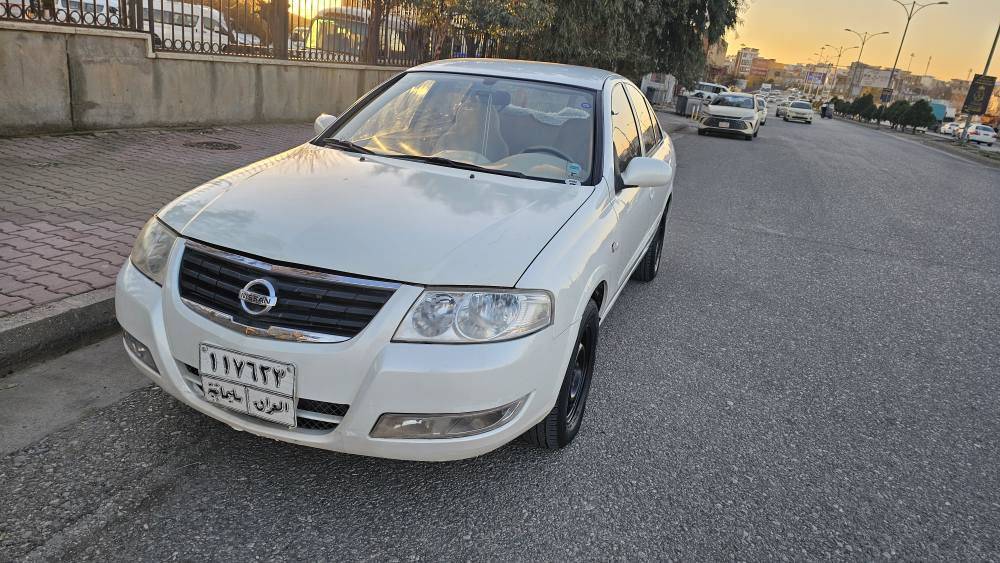 سەنی ٢٠١١  سەیارەیەکی زۆر پاکە چرکەی تیانیە  گێر و مەکینە بەشەرت  بۆنید و چەمەلەغی دواوەی بۆیاخە بەبێ ناو  بۆنیتەکەی شتی بەسەرا کەوتوە و بۆیاخ کراوەتەوە یەک زەڕە ناوی نەگرتوە  بەشەرتی ئەوەی لایتەکانیشی شەریکە بێت
ژم.*********** السليمانية, العراق
