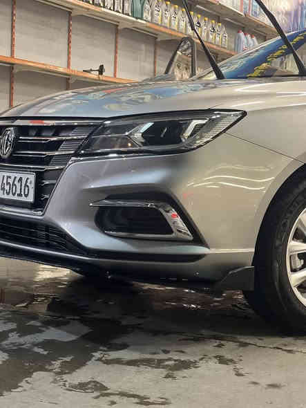 سيارة mg5مديل 2023ماشية ٥٤الف 
تحكم ستيرن كامل شاشة بصمة كامرة خلفية
داخل بيجي
سيارة كلين بيها ضربه بدواسة جوه باب خفيفه 
محرك كير سليم سيارة مناقصها شي 
رقم بغداد سنوية جديدة
+مضومة غاز حكومية ٦٠لتر
السيارة طالب بيها ١٠٩ورقة وبيها مجال نشاء لله
***********
