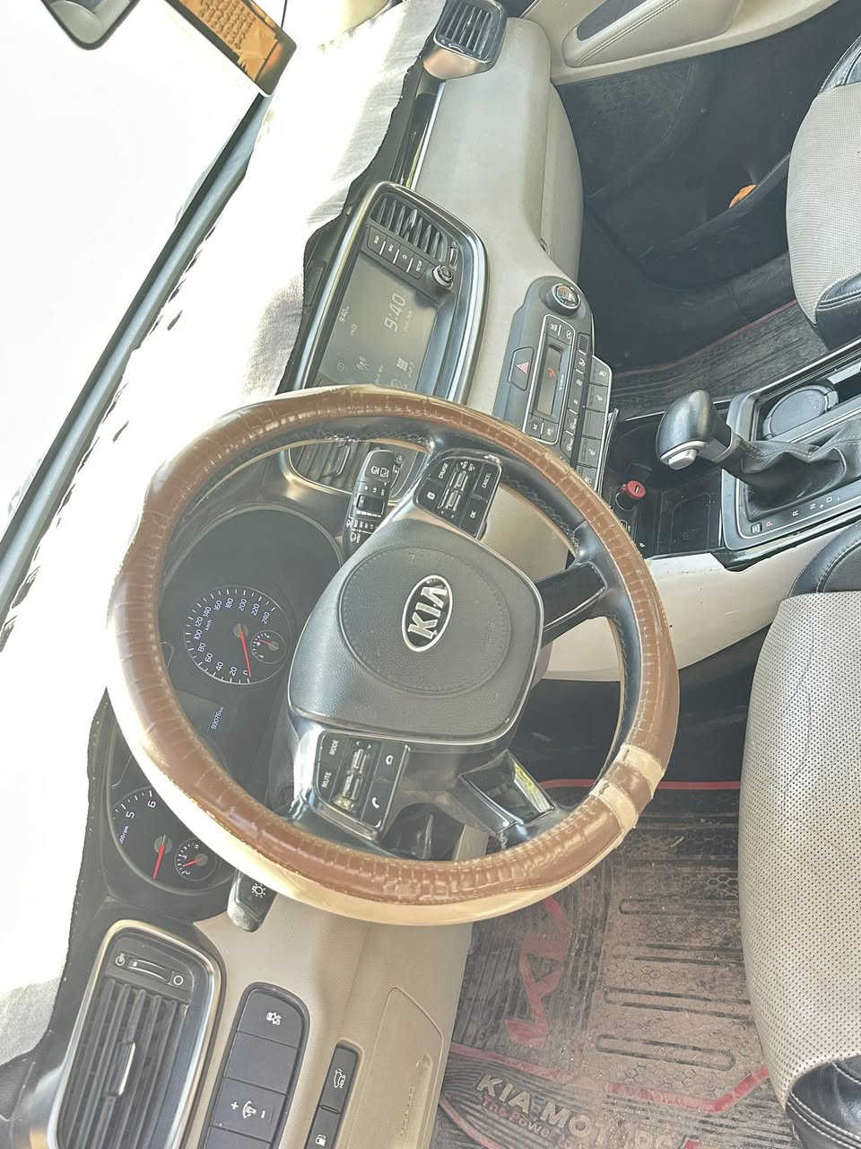 السلام عليكم
سورنتو 2020 
خليجي 
واحد ع واحد 
مواصفات 

مكاني بغداد.  ماشيه 92 
رقمي ***********
