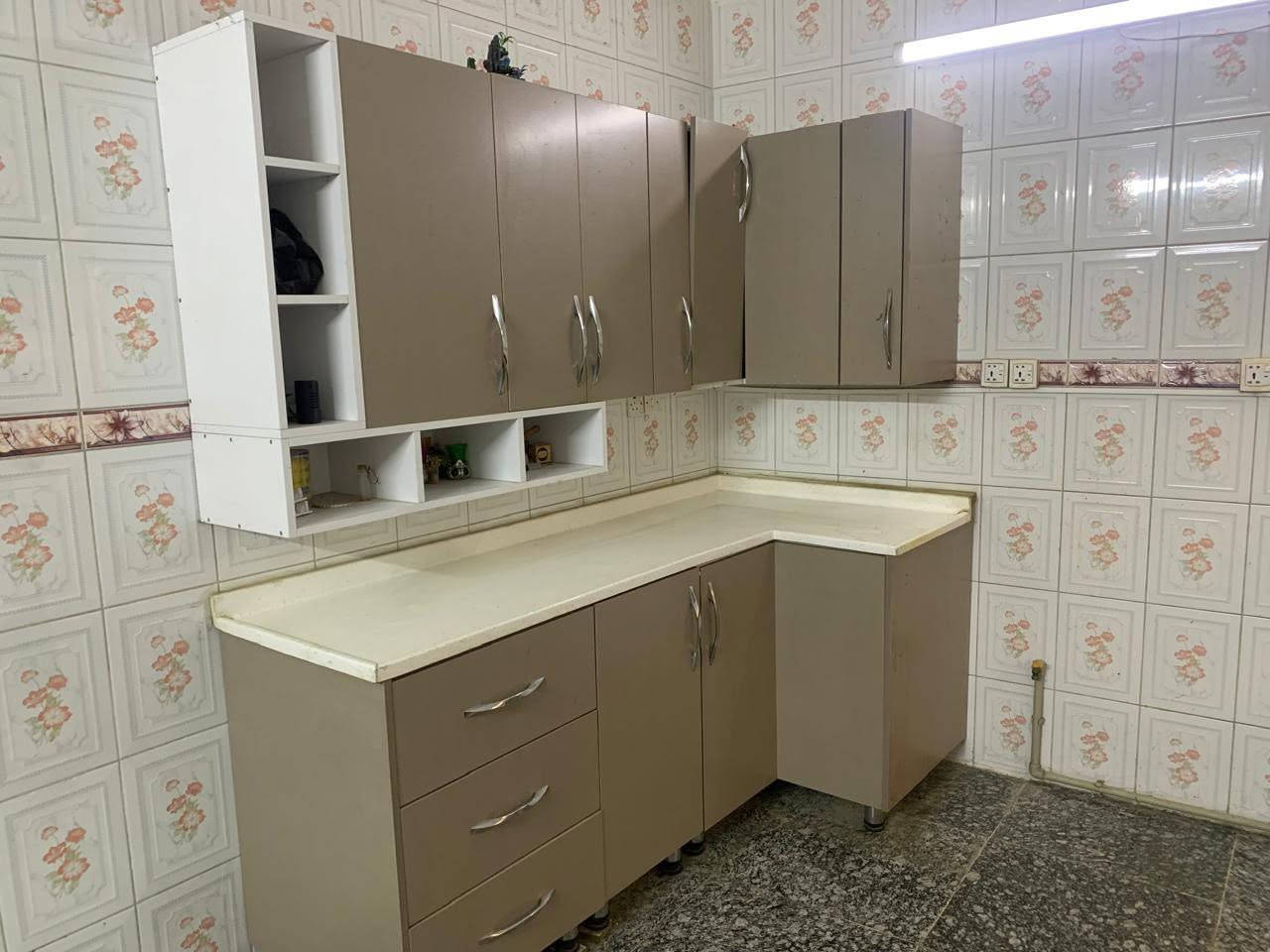 كاونتر للبيع جديد استخدام قليل كلش بغداد الغزاليه للاستفسار
***********
