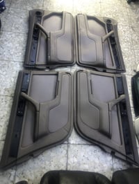 للبيع ابطاين حاويه باب طويل لون بيجي 07732629029