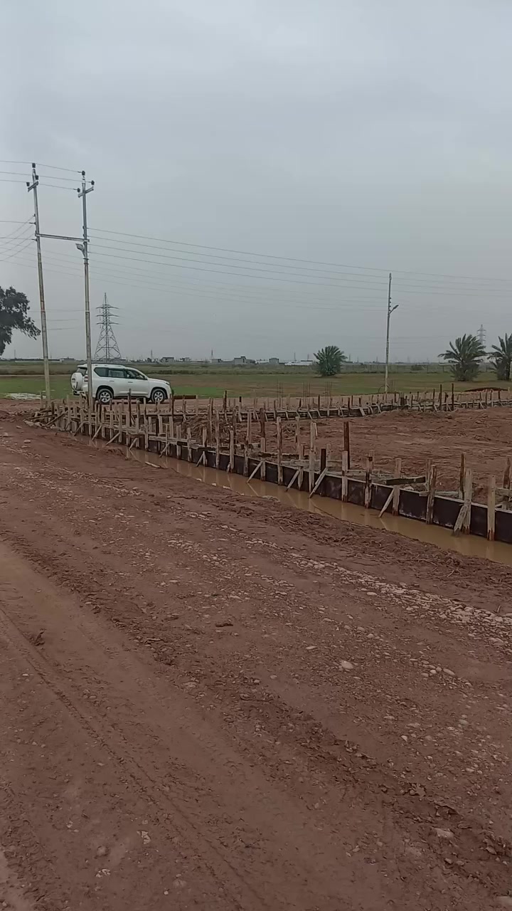 تتوفر دوانم زراعيه لبيع ملك صرف في منطقت الحديد قراب الشارع العام رابط بغداد بعقوبه تشمل جميع الخدمات لتصال على الرقم ***********
