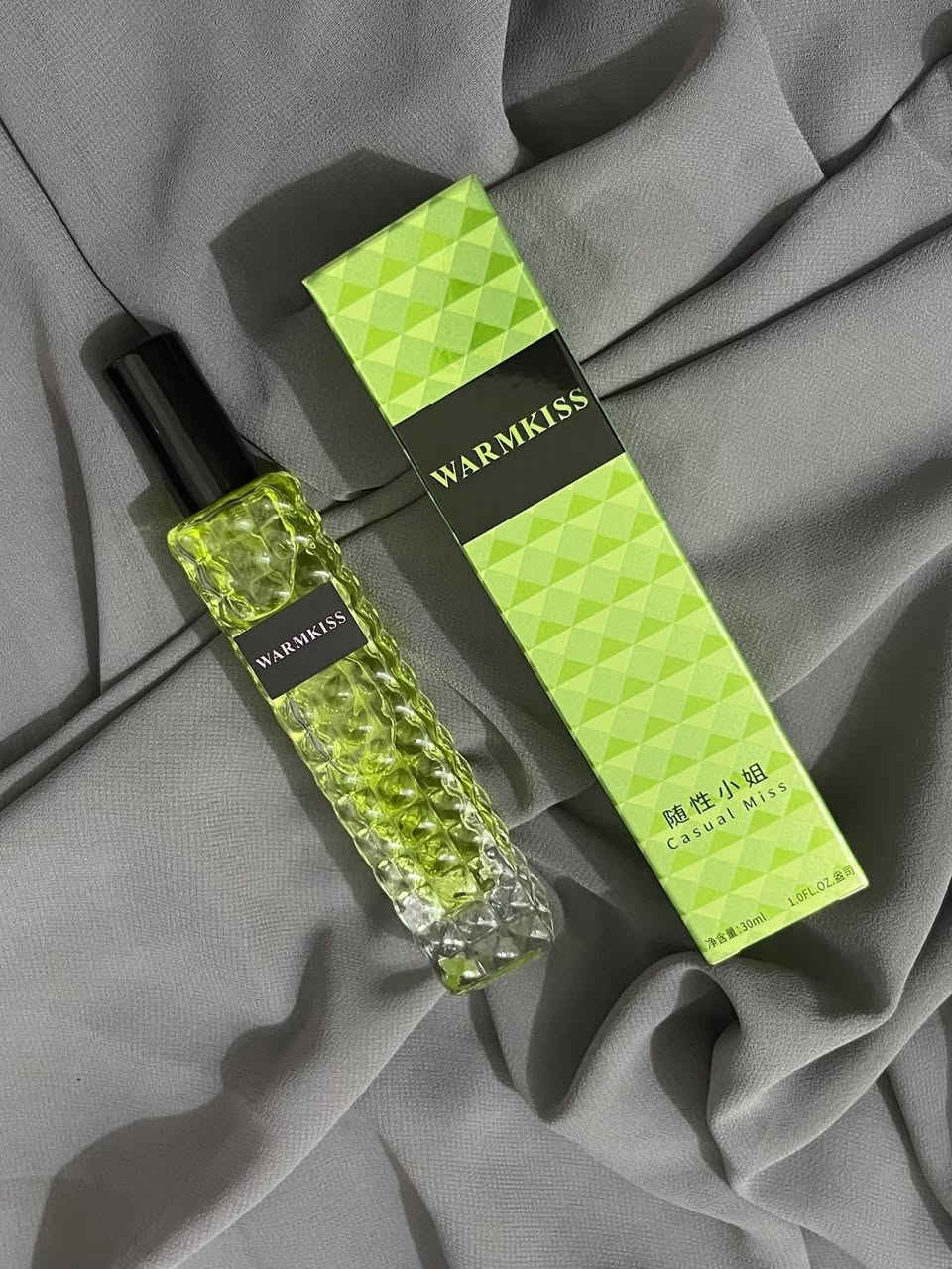 عطور سعر القطعه الف ونص اقل كميه للطلب 10 قطع  للحجز ماسنجر وباقي انواع العطور منشوره بحسابي ادخل ع الصفحه تشوفهن
او تواصل واتساب ***********
