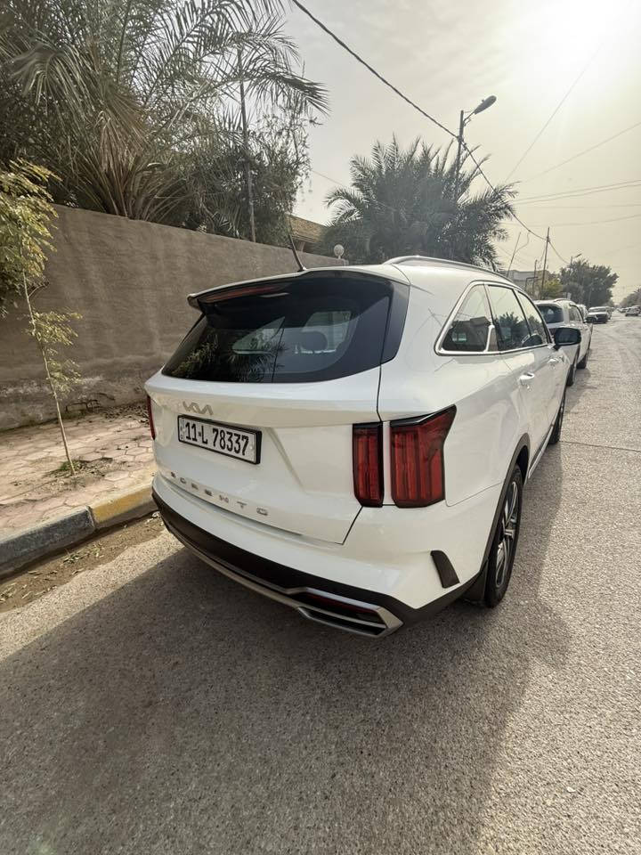 كيا سورنتو 2022 خليجية
سيارة مكفولة عدا الجاملغ الامامي عكس السايق مصبوغ  سيارة جديدة جدا استعمال شخصي  ، هزة وسنوية قبل يومين مجددينها ،السيارة باسمي ، ورقمها بغداد 
 فول مواصفات عدا البانوراما  كير ماوس 
محرك 6سلندر 
كشنات جلد شركة كهربائيات شاشة كبيرة 
جنطة كهربائية وتشغيل عن بعد 
ماشية 58
شحن لاسلكي 
مكان السيارة  واسط الكوت مركز المدينة 
سياره نظيفه  جدا 
عليها تغليق كامل ppf ضد الخدوش 
للاستفسار اكثر الاتصال على الرقم
السعر 273 ومجال بسيط للشراي 

***********
