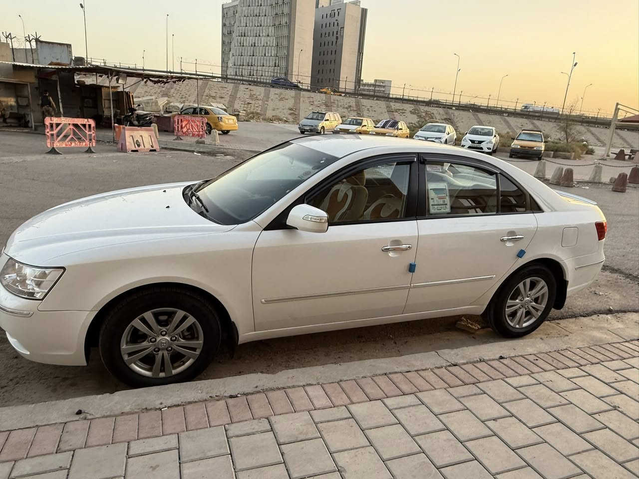 سلام شباب سوناتا 2400 رقم كركوك انكليزي رقمها مميز 4 ارقام باسمي خليجيه سياره قطره صبغ مابيه مكينه جديده منضومه زنون  جاهزه من كلشي  السياره محولبه ناعم ميبين اله تتقرب ع السعر 117وبيها مجال للطيبين *********** اي ستفسار اتصل ؟العنوان بغداد شارع فلسطين
