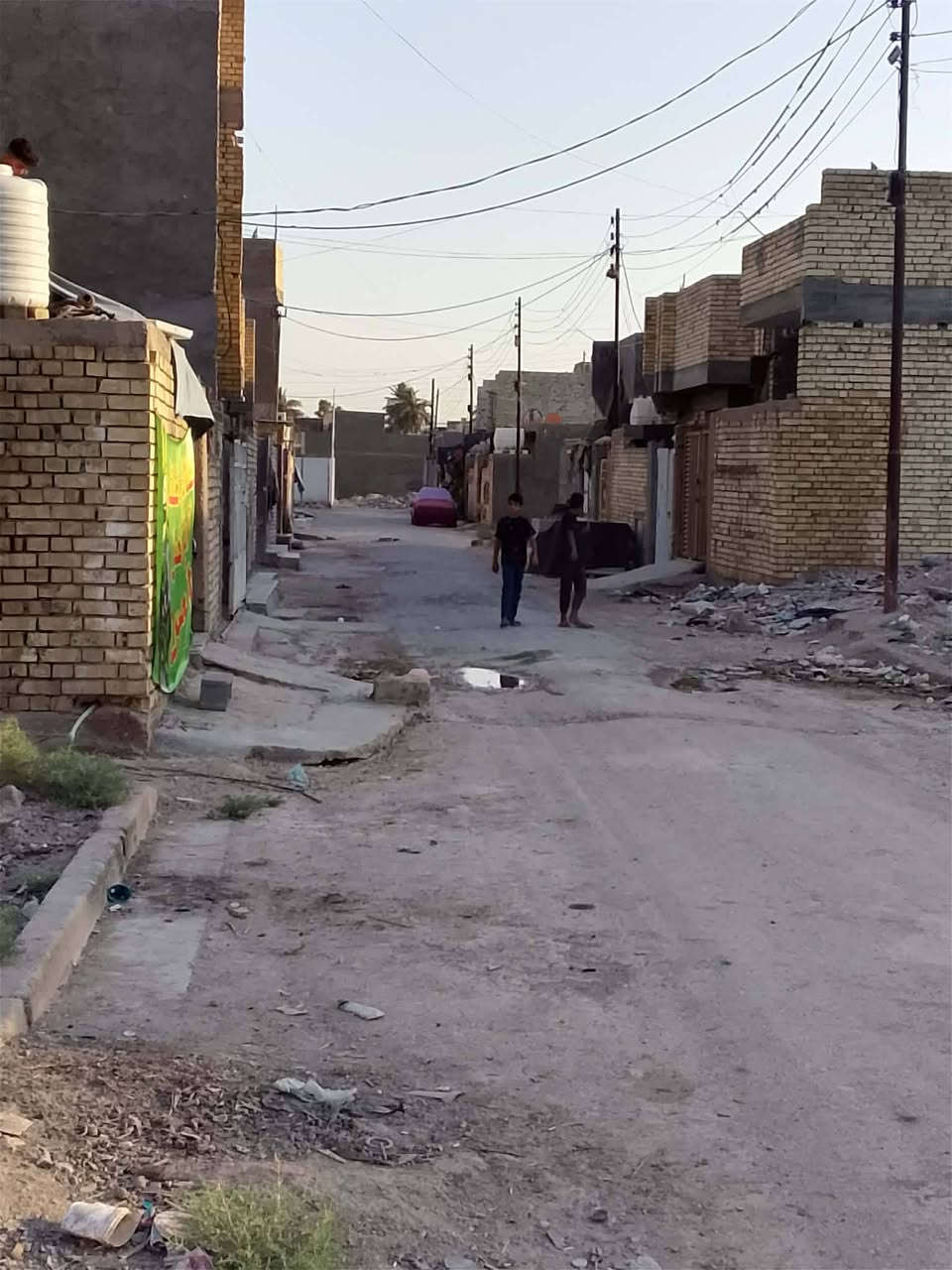 قطعه للبيع 
 نهايه شارع عشرين رئاسة 
قطعة 100متر 650في 15
زراعي السعر 26قابل تفاوض 
ماء مجاري نت تبليط
للاستفسار ***********
