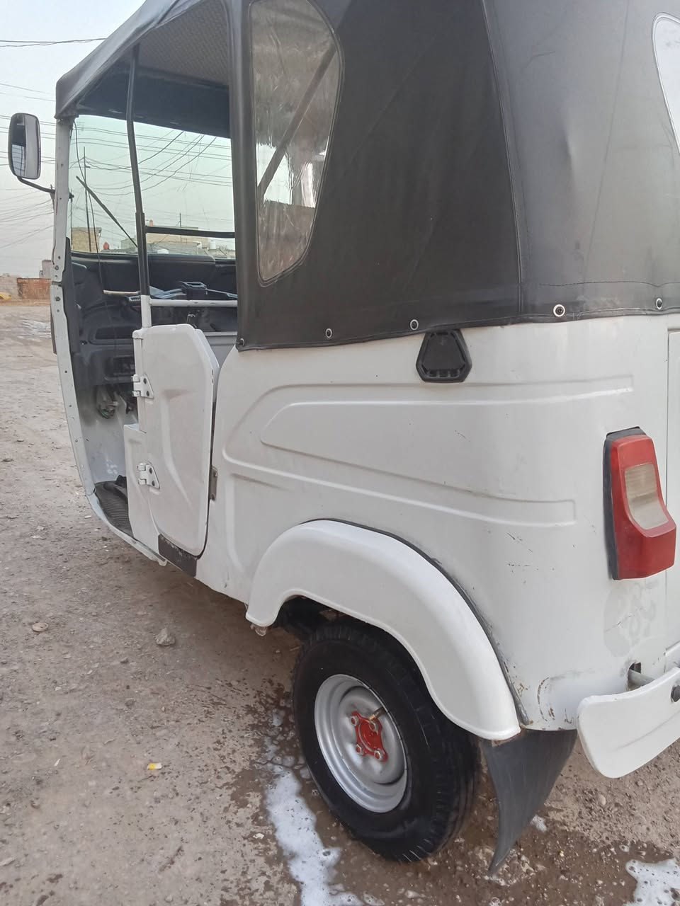 سلام عليكم تكتك للبيع 21شهر 11 مكاني بغداد شعب رقم ***********
