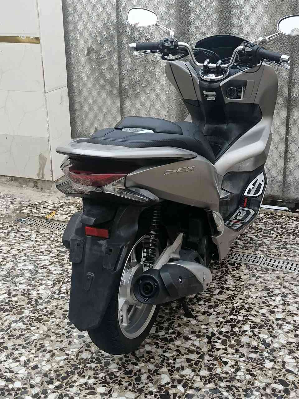 سلام عليكم بي سي اكس جيل الثالث
وارد كوري دراجه بحالت الوكالة مكفولة كفاله عامه
ويل كروم كشن رياضي دوسات جكر نيكل 
مري نيكل عكرب ماشيه 20الف حقيقي
حساس زدحام ستان كهربائي دراجه خير من الله
سكن بغداد حي النصر   ***********
