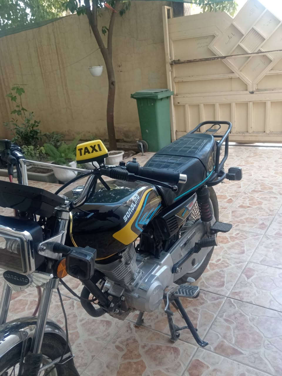 سلام عليكم 
دراجة تايكر ٢٦ شلعته فول صار شهرين من اشتريته كلشي بيها شغال صالصنه كاتم اذا مو شراي لا تجي رحمة لوالديك


**إذا كنت صاحب هذا الإعلان وتريد حذفه لأي سبب، رجاءا أرسل رسالة إلى الدعم الفني**