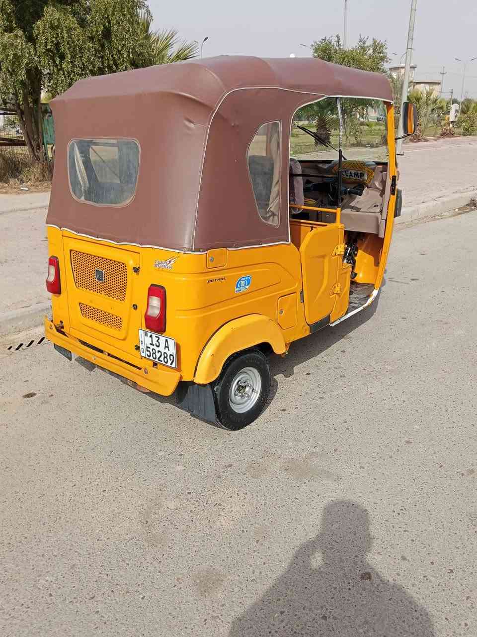 السلام عليكم تكتك للبيع موديل 22 سنويه محرك مكفول من عدا كلجات وزنجيل كشره نضيفه من عد لغد معمر معجون مكلف بل نشر ليحب يتصل ع رقم ***********
