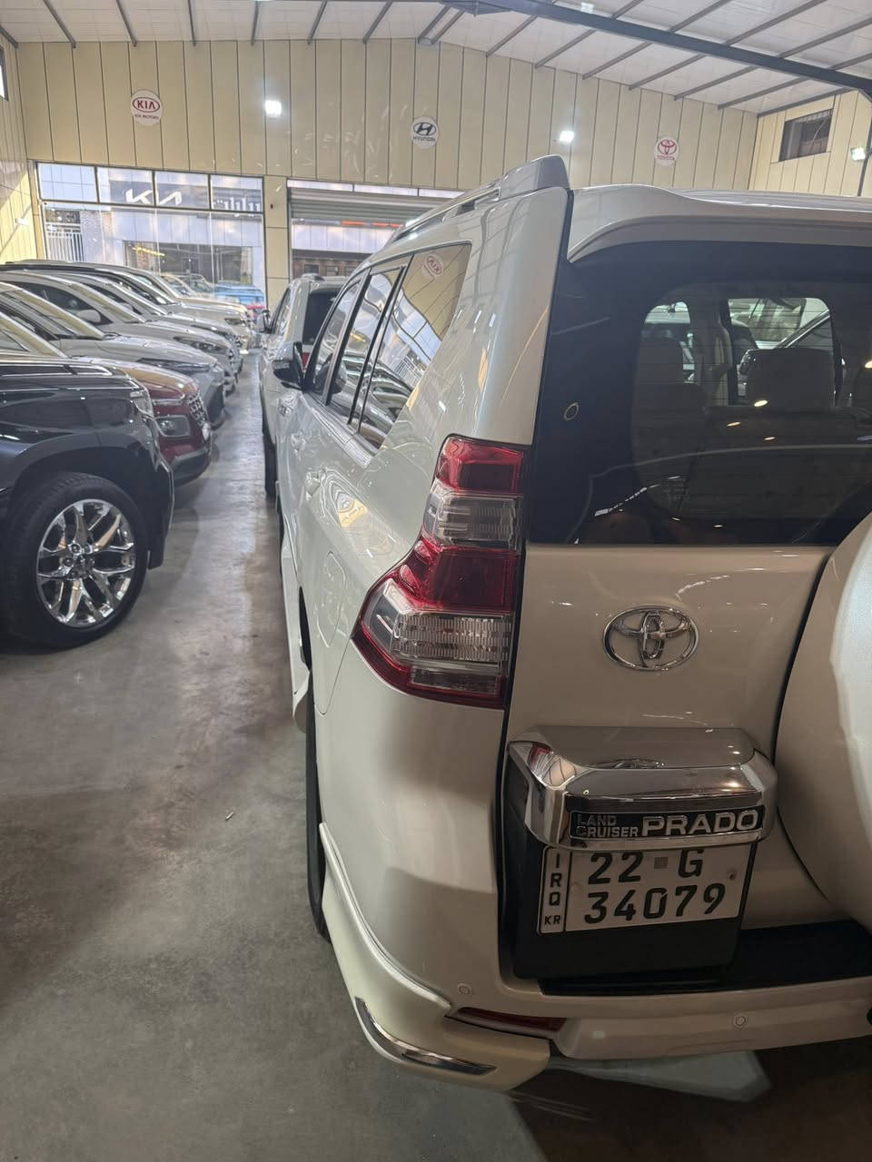 سلام عليكم
برادو  vx موديل 2017 فول مواصفات
كراسي جلد كهرباء
ستيرن كهرباء
بصمة ابواب وتشغيل 
لايت زنون اصلي 
عدسه سوداء 
كراسي تبريد
فتحه سيلاد روف
تشغيل عن بعد
تحويل مباشر رقم اربيل الجديد
ملاحظة بيه صبغ قبط جنطه فقط
سيارة جديدة ما بيه اي نقص 
مكان سيارة معارض البياع
السعر 35 وبيه مجال 

‭0783 137 3983‬
