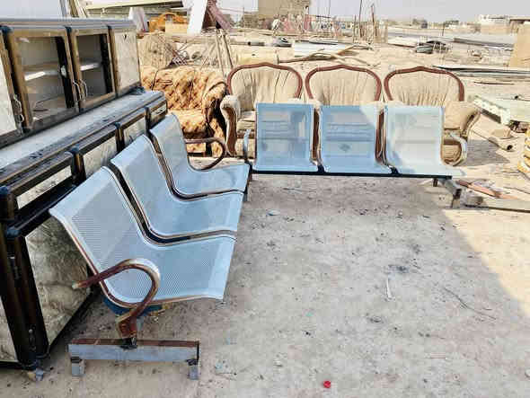 السلام عليكم غراض للبيع كراسي وبواري وجميع الغراض المستخدمه المكان صلاح الدين الشرقاط في ساحة شكرأ للأتصال ***********
