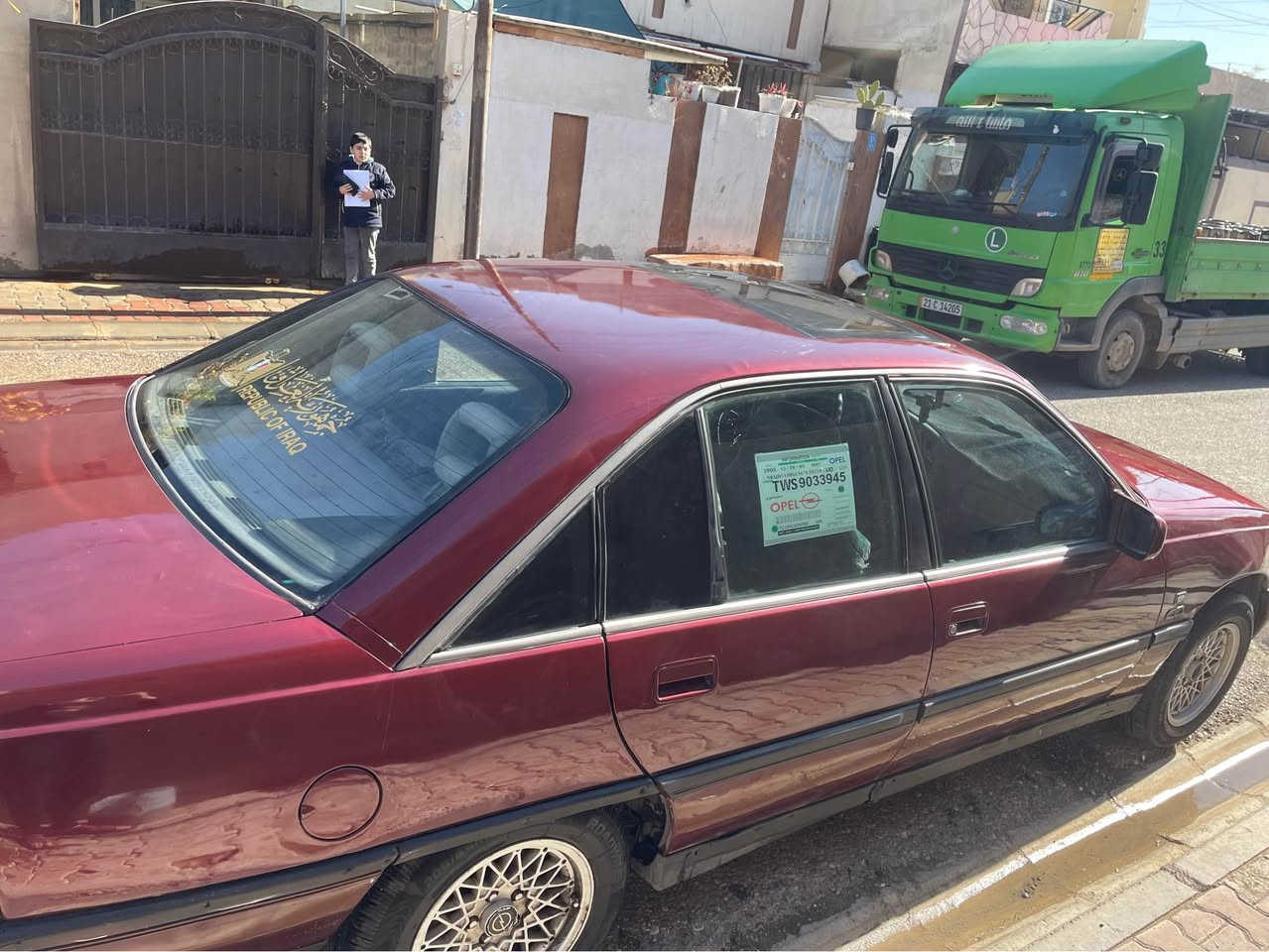 اوميكا موديل ١٩٩٠ 
بدون ضربه وحادث 
كير مكينه شرط لاصرف لابخار مكينه ٢٠ المرغوب 
بطاقه بانزين بيها مصبوغه جماليه فقط
تحتاج فقط ترتيب من داخل
للبيع سعر ٣٣ وبي مجال 
*********** كركوك, العراق
