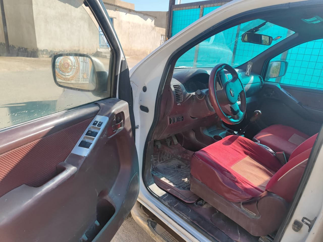 السلام عليكم نيفاره ٢٠١٢كير عادي شاشه كامره باسمي سنويه جديده وتحويل ثاني يوم تبريد وتخم تأثير سياره كلش حلوه مصبوغه عام يعني سياره ما مكفوله سعر 85ورقه رقمي***********مكاني تنومه
