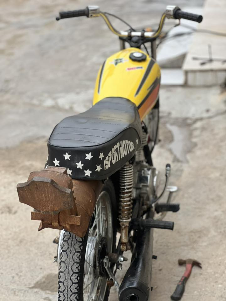 السلام عليكم اخوان دراجه للبيع كلك تعمير دراجه نظيفه مامتعوبه مال جناي مكينه خرسه ماتسمع بص صوت الاكزوز مكينه مبدل بيها بس ولفات مامبينه مفتوحه بس عن الحلال ول حرام بعدها ماساحكه دراجه مرتبه السعر 650 وي السيبايه 600 بدون سيبايه وبيها مجال مكاني بصره صالحيه الرقم ***********
