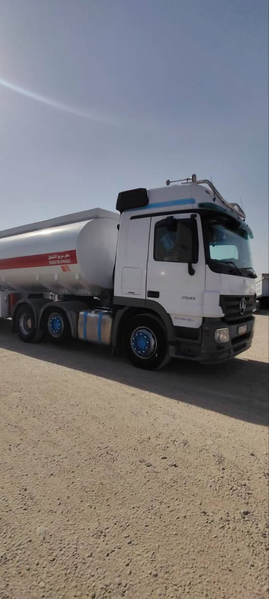 اكتروز عرجه موديل 2008  سنكل دوار ثلاج داخليه سنويه جديد 2029 تنكر جديد 2025 تخم تاير جديد طوناج سنتين جي بي اس الحمولات 36000 اسود وبياضات 36000 رقم الهاتف *********** 
اخوان اني المكلف بل نشر مااجاوب بل فيس ولا ماسنجر
