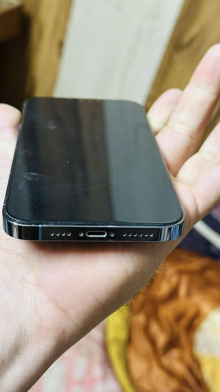 ايفون 13 برو ماكس
 
اللون بحري 
ذاكرة 256
البطارية 76 اصلية
فقط مبدل شاشة
ويطلع خيار الكامره بالتحديث
الجهاز نضيف
وسعره 460 
مكاني الشعب
***********
