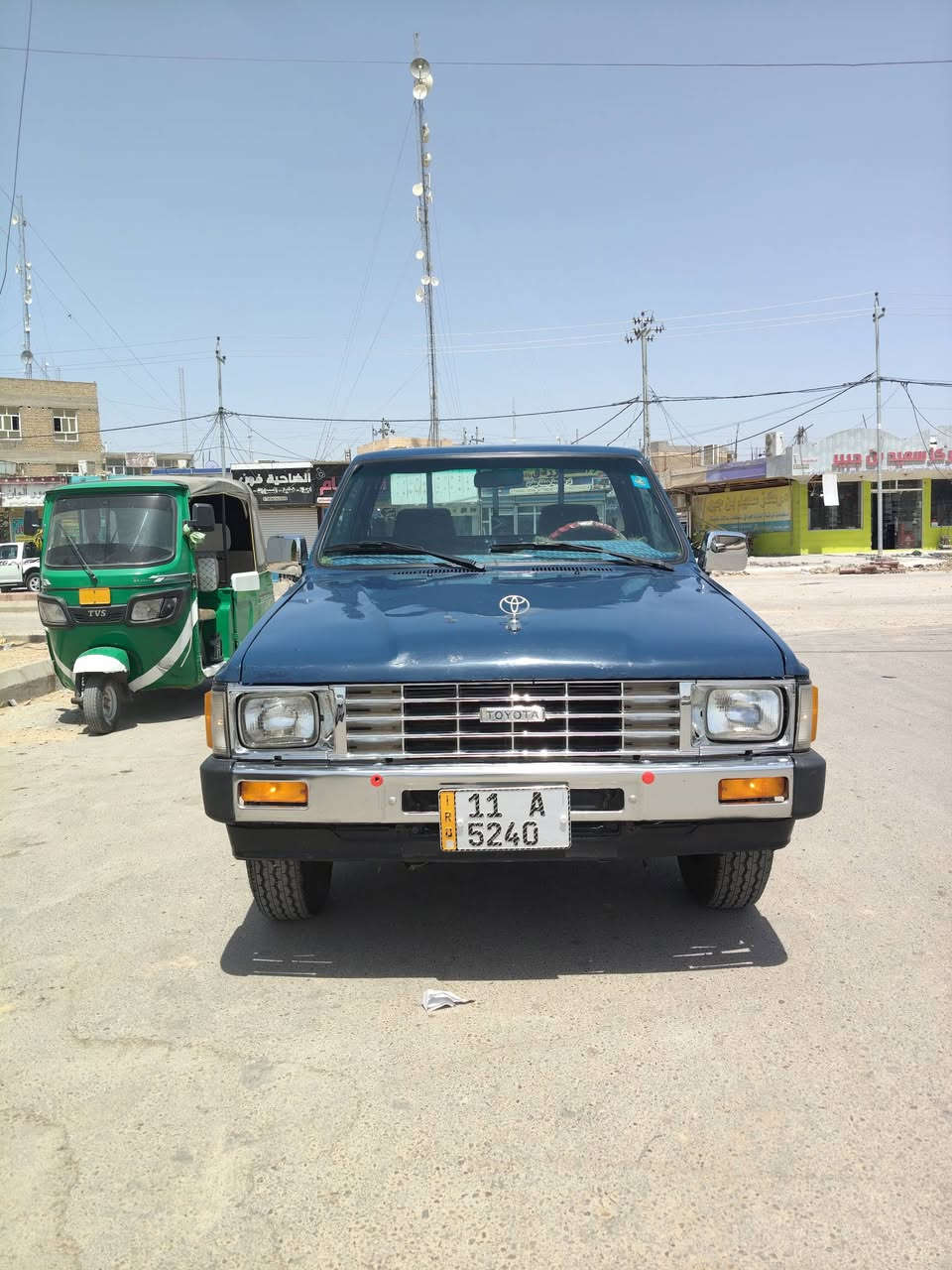 مكلف بل نشر
تيوتا 1985 
رقم بغداد نكليزي سنويه 31 بسمي تحويل مباشر  هزه جديدة 26
تخم تاير جديد 
صدر جديد 
مكينه ثري واي مكفوله كفاله 
كير 5 نمر 
كهربائيات كلوب ماطافي بيها 
سياره بلاديه كلش مصبوغه اثر جراد شرط 
شاصي كفاله 
غرفه كلها جديدة وشغل درجه اولا شرط 
فقط بيع 
كوت قضاء الحي 
سعرها 50 وبيها مجال شي قليل 
***********
