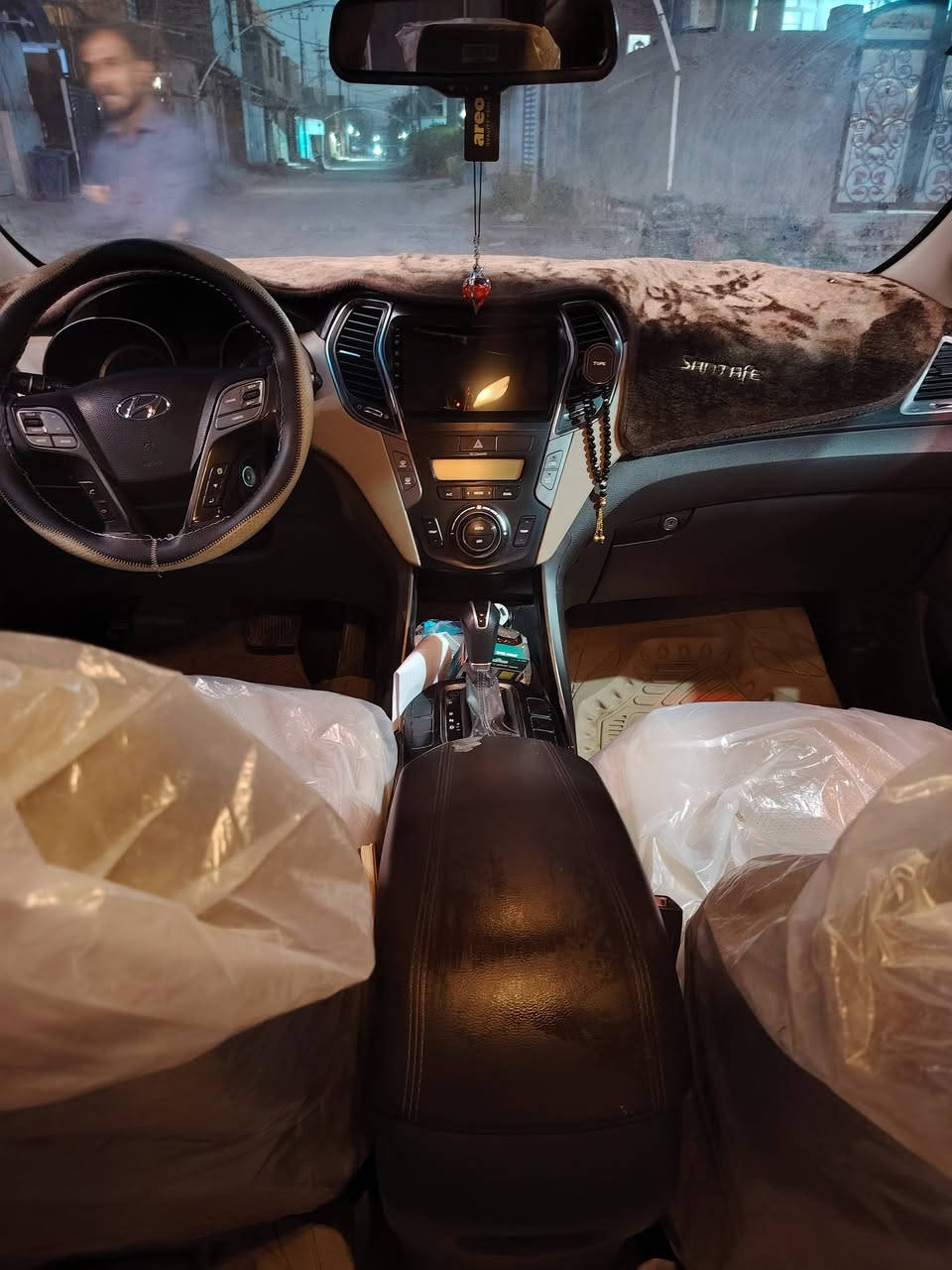 السلام عليكم سيارة سنتافيا للبيع موديل 2015 خليجيه مكفولة كفالة عامة مكينه ٦سلندر تبرد٣قطع ٧ راكب العنوان حله مركز المدينة السعر ١٧٨ وبيها مجال سيارة باسمنه رقم الهاتف ***********
