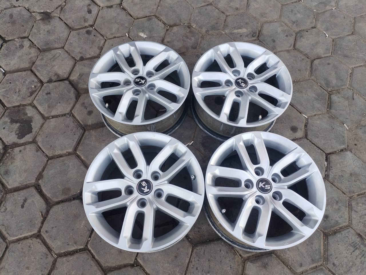 سلام عليكم للبيع ويل كب حجم ١٦ مال وبتمه جديد مكان كوت سعر خاص ***********
