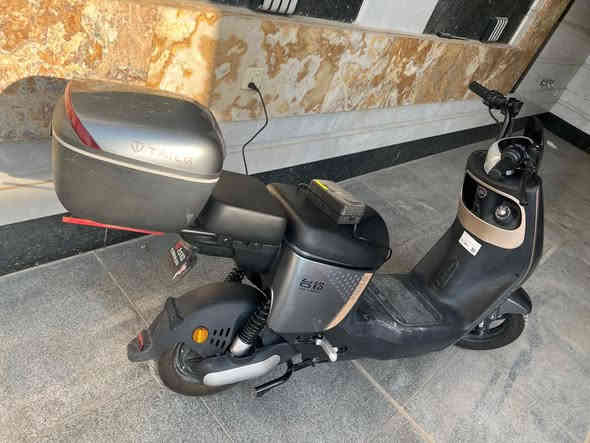 سلام عليكم دراجة شحن نظيفة جدا 4بطريات ثلاث سرع  السعر عند الاتصال ***********
