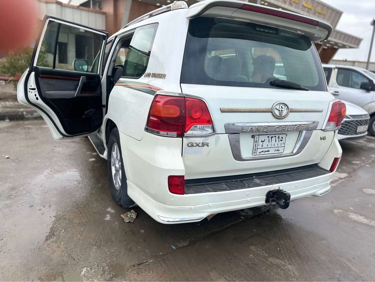 السلام عليكم 
لاندكروز موديل 2008 مرقم بغداد مداور اي يوم شاد دعاميات شكل 15 فقط كفاله ضربه وتبديل وصبغ فقط بارد وتقسيم بنيد موجود سونار الفحص بلصور السر 245 بيها مجال بسيط كير محرك تبريد حداديه كله بشرط الفحص 
للاستفسار *********** ناصرية, ذي قار
