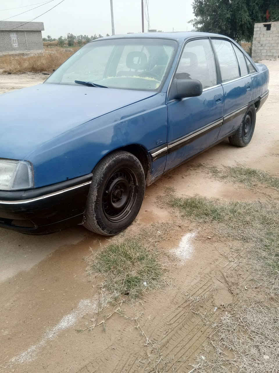 سلام عليكم سياره للبيع اوبل موديل 1990 محرك وكير جديد رقمه الانبار سعره 15بيه مجال  مكان سياره فلوجة ***********
