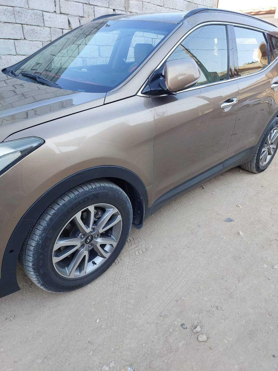 السلام عليكم سنتافي 2015 خليجي ستة سلندر كير ومكينة مكفول تبريد ثلج رقم بغداد الجديد 
مواصفات ٧ راكب 
كشنات جلد
٣ قطع تبريد
داخل بيجي
بيها جاملغ امامي صبغ أثر شخط
وبيها شخط بالبابين مكحل كلير باقي مكفول 
مكان السيارة . الديوانية . الشامية 
***********
