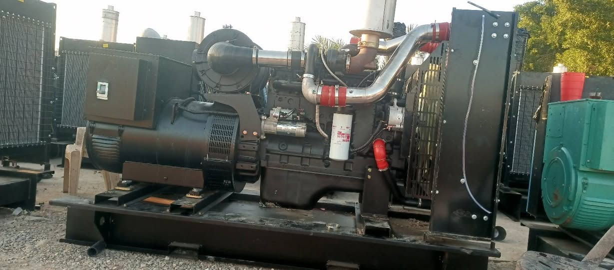 سلام عليكم مولدات كمنز 24والف حجم 114 نضام حمايه كامل 250كيفي مكان بغداد جسر الفرنسي رقم الهاتف ***********
