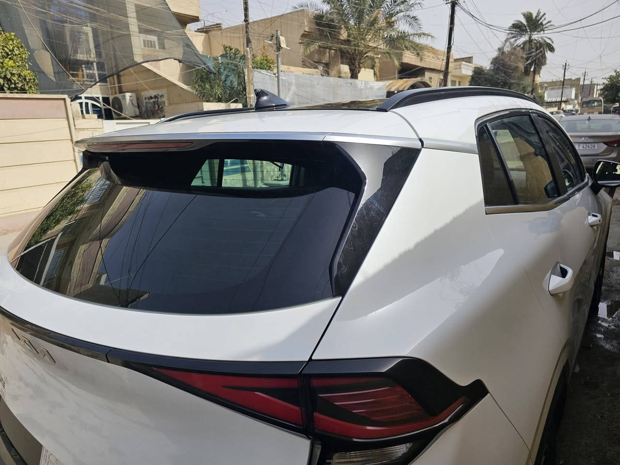 سلام عليكم سبورتاج ٢٢ هايبرد كوري اصلي  شكل جديد فول مواصفات بيها بابين مبدله اصلي وبارد قليل بالباب الخلفي مكاني بغداد رايدها 195 وبيها مجال رقم بغداد ماشيه ٣١ الف كيلو 
***********
