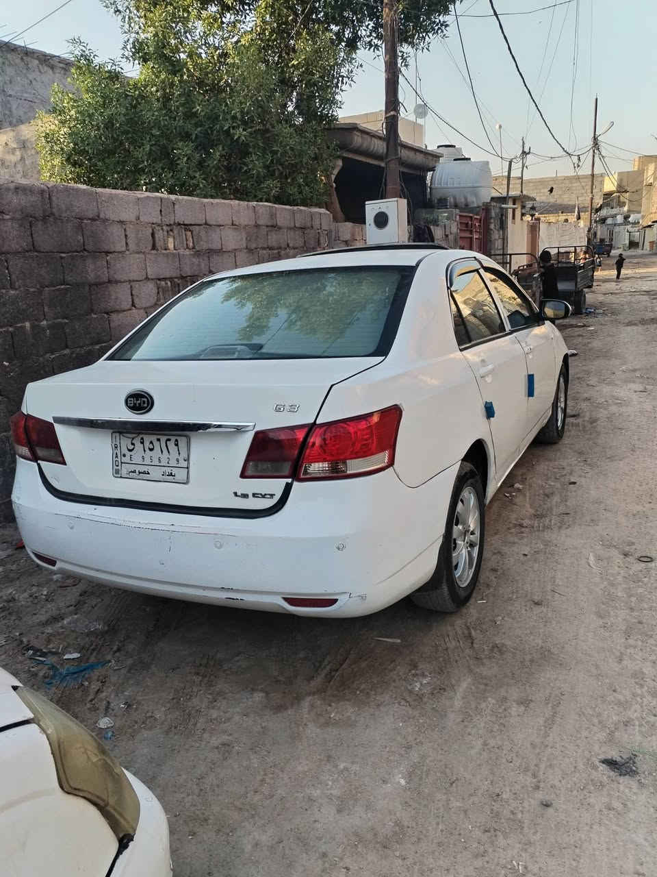 بيوايدي موديل ١٣ رقم بغداد
مكينه وكير وحداديه وتخم تاير مكفولات
كير اوتو ماتيك تبريد بي بوري طاك كهربائيات كلها شغاله
بيها جاملغ الخلفي بي صبغ بس سنويه صاقطه قبل ٥ اشهر
السعر ٤٢ وبيها مجال مكاني كربلاء طويريج
***********
