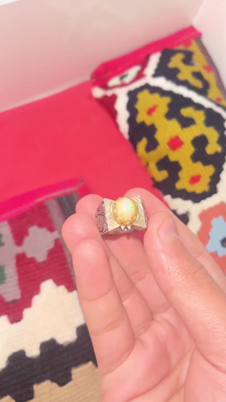 سلام عليكم اخوان محبس اوبال اثيوبي اصلي فاير عالي جداً قطعة جميلة صياغة يدوية صياغة تيموري فضة 925 فضة ثكيلة ومحبس تحفة المحبس سعرة 90 الف مع التوصيل للتواصل خاص


**إذا كنت صاحب هذا الإعلان وتريد حذفه لأي سبب، رجاءا أرسل رسالة إلى الدعم الفني**