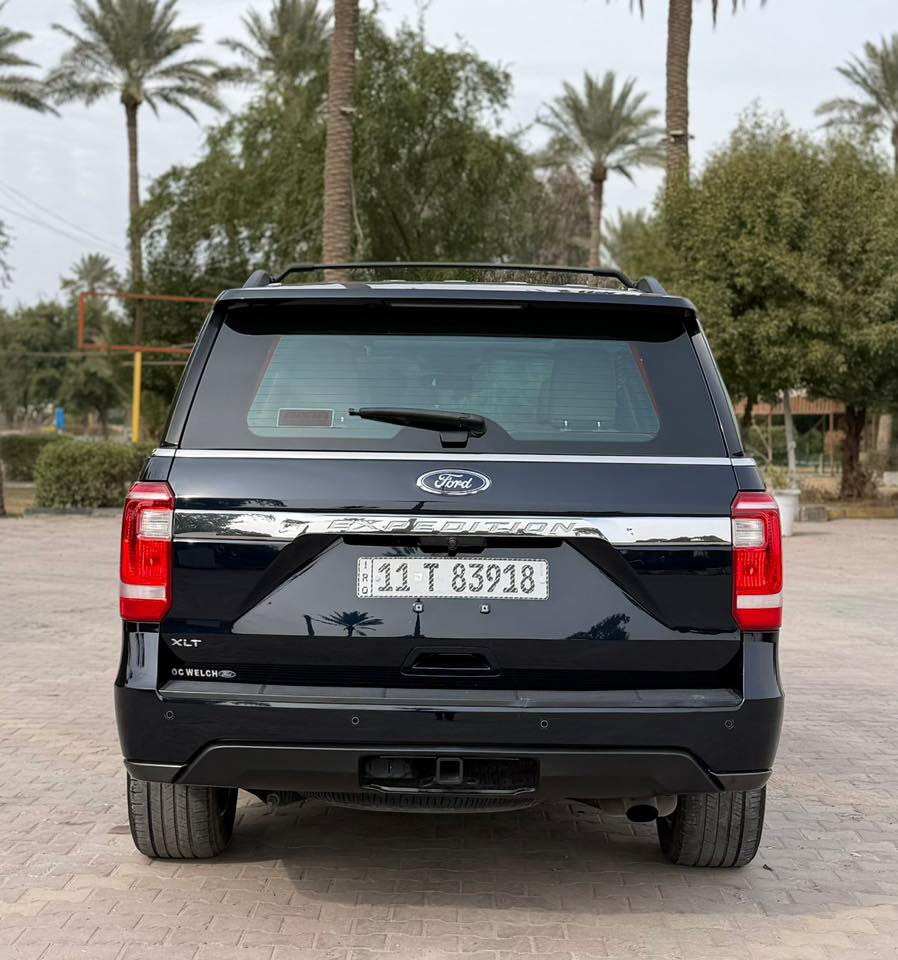 السلام عليكم
فورد اكسبدشن (XLT )
الموديل : 2021 
ماشية : 45 الف 
المواصفات 
بانوراما 
بصمة 
بصمة ابواب 
تشغيل عن بعد 
تحكم ستيرن جهتين 
كروز سرعة 
شاشة 
كاميرا خلفية + امامية 
صندوك كهرباء 
كشنات جلد 
كشنات كهرباء 
كشنات تدفئه + تبريد 
كشنات الخلفية منفصلة 
ذاكرة خزن ميموري 
ستيرن هيتر + كهرباء 
المكينة 6 سلندر 
 3500 تون توربو 
لايت زنون 
بلوجكتور زنون 
رادارات 
قيادة ذاتية 
تحديد مسار 
دوسات 
سستم صوت سماعات 
الكير ماوس 
فور ويل 4x4
سايد بريك دكمة 
 3 قطع تبريد 
 7 راكب 
حساسات امامية + خلفية 
هوك خلفي 
ويل كب كروم 
مري شفط كهرباء 
اشاير بالمري 
نظام اطفاء 
نظام انحدار 
(رقم  بغداد الجديد بأسمي مشروع وطني )
الحادث : جاملغ + بنيد + بابتين . 
السيارة بدون اي نقص جاهزة من كلشي .
السعر : 265 وبيها مجال
العنوان : بغداد الكاظمية قرب مرور الكاظمية معارض جكوك معرض الرحمن 
للاستفسار 
 ***********
***********
