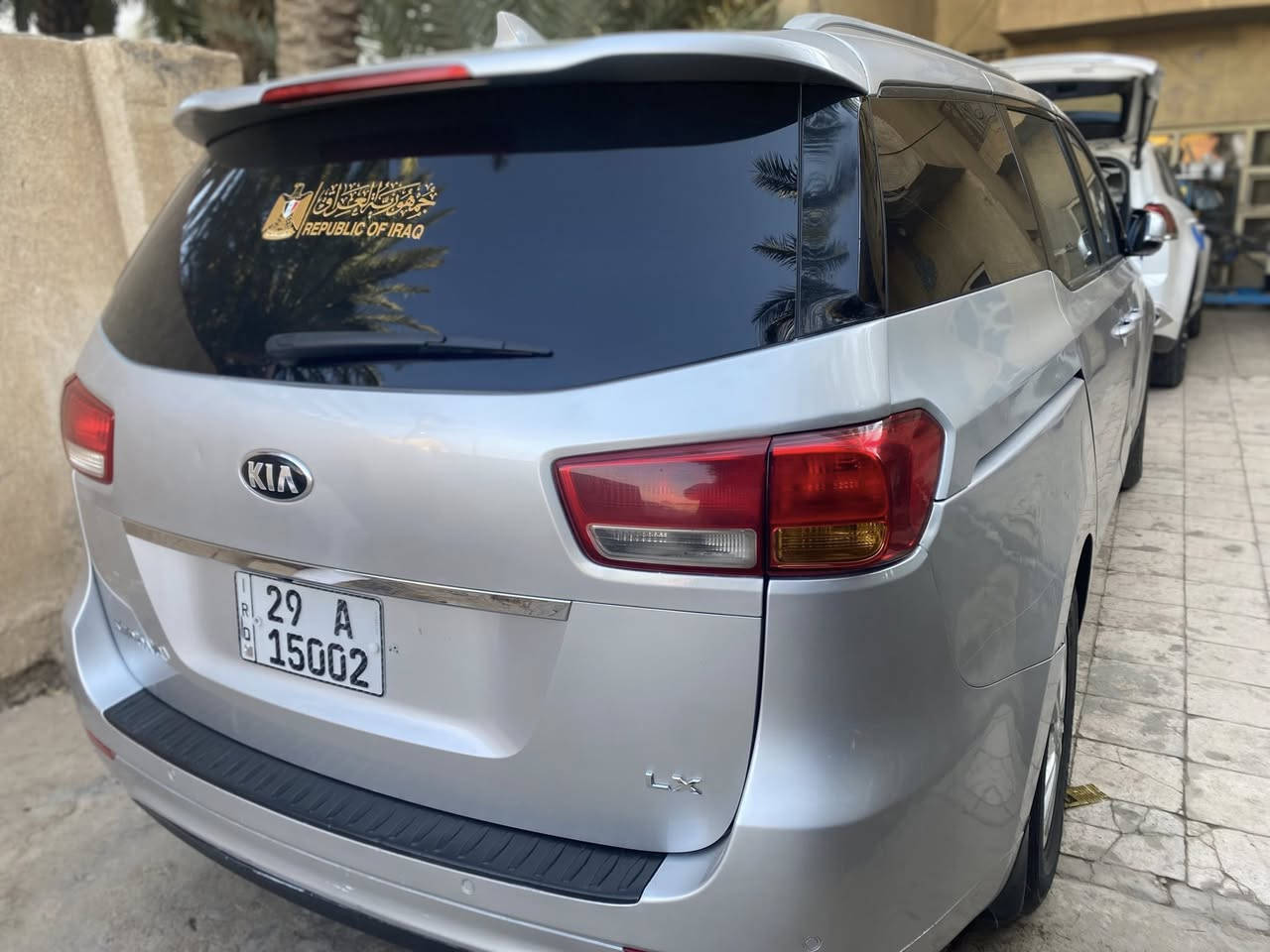 تحية طيبة ❤️ للبيع فقط بدوون مرارس
كيا سيدونا 2018 جاهزة تخم تاير حدادية رقم واسط تحويل مباشر السعر ب 173$ وبيها مجال مكانها الكوت 
***********
