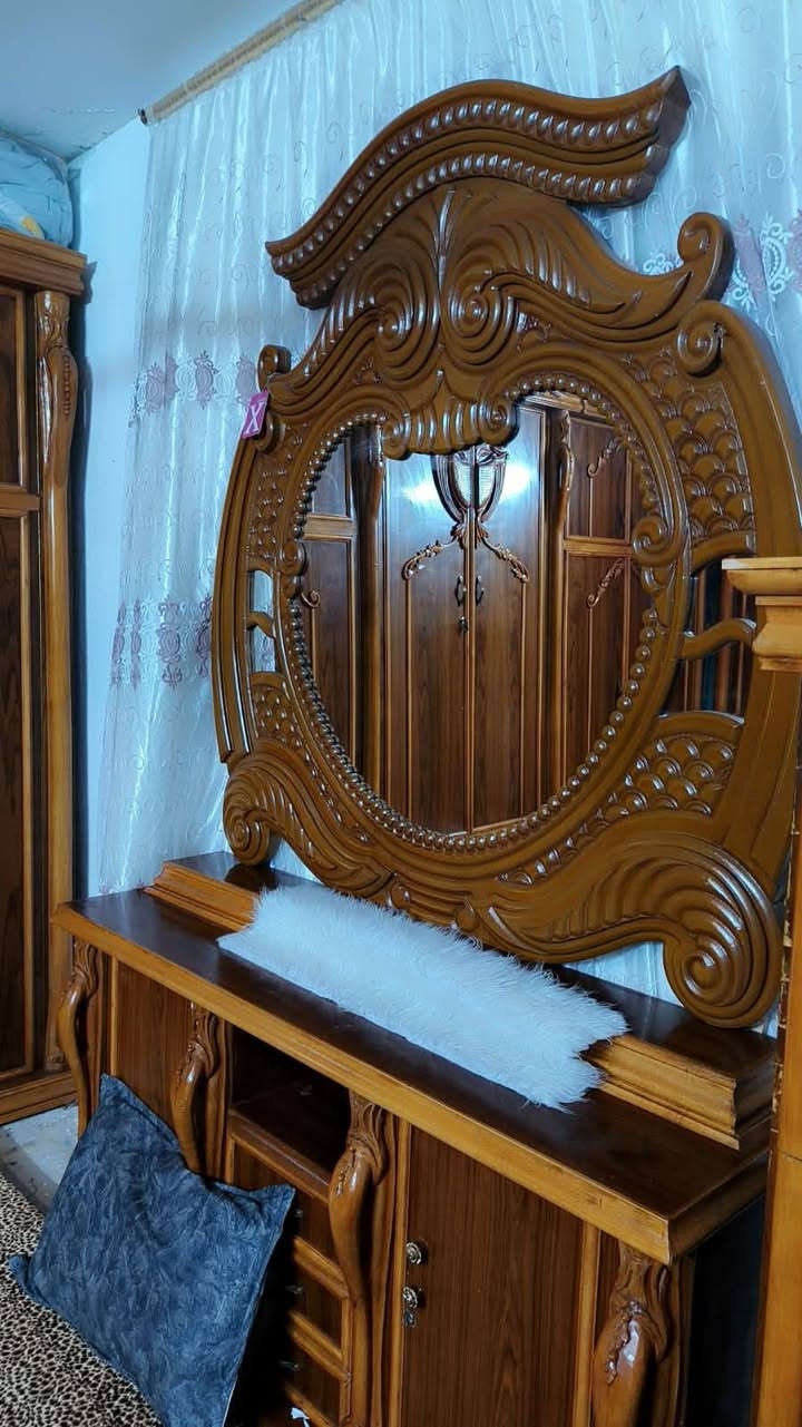 غرفه حطاطه درجه اولى
سعر مليونين وبيها مجال
***********
