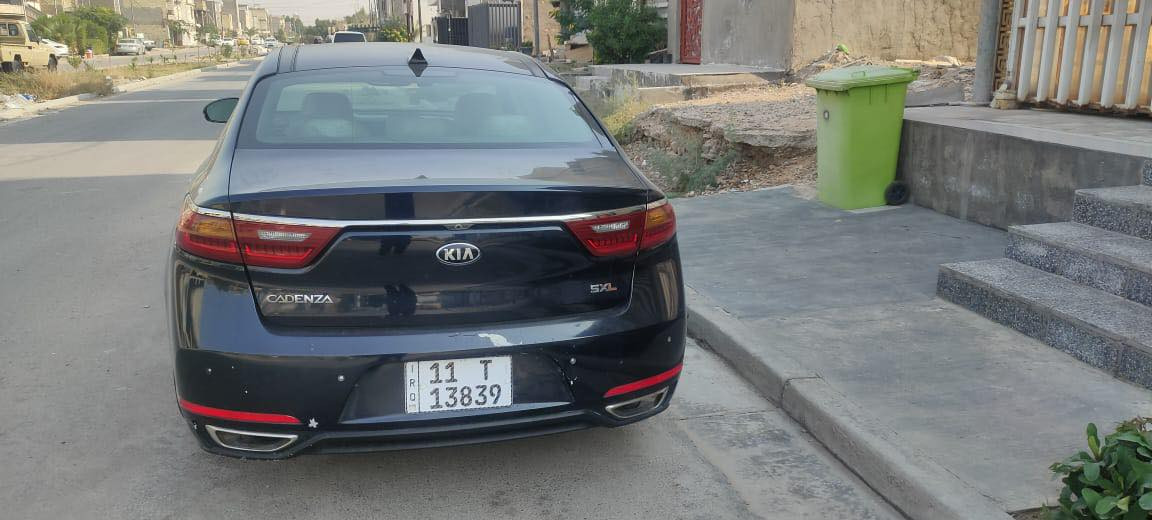 السلام عليكم
Kia cadenza SXL
2018
3300 
السيارة فول مواصفات اعلى فئة 
79 الف ميل ماشية 
بدون ايرباك  
بچم كبس 
مواصفات :

* بانوراما 
*ساوند سيستم هارمن كاردن
*شفتات بالستيرن
*كامرات 360
*تدفئة سترين
*تدفئة تبريد كشنات امامية
* تدفئة كشنات خلفية
* بردات خلفي وجانبي 
*تبريد قطعتين
*ذاكره خزن ميموري 
*شاحن لاسلكي 
*بصمه تشغيل وابوب وصندق 
*قفل صندوق
*مري قلاب وي الرجوع
*رادار امامي وجانبي 
* حساسات خلفيه ( واحد من الحساسات) بي مشكله
* كيجات بالجامه Head up display 
*تثبيت مسار
*مرايات شفط
*مرايا وسطيه ذكية 
* بردات خلفي وجانبي
وبعد كومة مواصفات ما اذكرهن 
صور الحادث موجوده بالمنشور سيارة سنوية وهزة  ورقم جديد وبأسمي 
السعر 156 وبيها مجال بسيط 
***********

