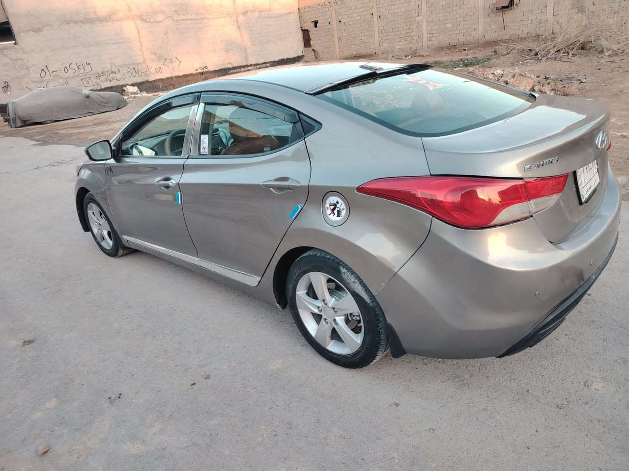 النترا 2011 رقم ديالى سنويه لغايه 28 شرط التحويل محرك 2000 دوش مكينه وكير كفاله صدر امامي خلفي جديد تخم تاير تبريد تدفئه كله شغال سياره جاهزه وكبل للشارع بدون اي نقص جديده بمعنه الكلام واحله من الصور بهواي مال جناي وعله ايد وحده ما متعوبه بيها مكانات بصيطه صبغ اثر شخوط بدون تبديل بدون دواخل السعر 87$ وبيها مجال للطيبين عنوان سياره ديالى بعقوبه ***********
