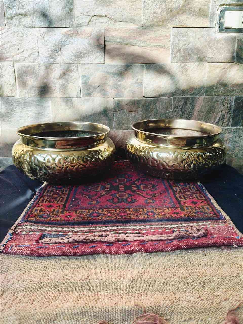 من احلى و اجمل الكاشبوهات فى الحجم و المقاس دا بتفاصيل حلوة اوى و الشغل اليدوى القديم و جمال تفاصيله.
كاشبوه (سدرية) من النحاس الأصفر شغل نقش ريبوسيه شغل يدوى قديم بتفاصيل روعة و شغل منمق اتفرج على الصور و جمال التفاصيل .

المقاس:-
الطول : ١٥سم 
قطر علوى: ٢٤سم 
قطر المنتصف: ٢٧سم 

السعر🔥🔥🔥🔥 سعر من سنة و نص فاتو مش هتلاقيه  سعر الجوز ٢٠٠٠ 

للتواصل و الاستفسار:- 
01011901290


**إذا كنت صاحب هذا الإعلان وتريد حذفه لأي سبب، رجاءا أرسل رسالة إلى الدعم الفني**