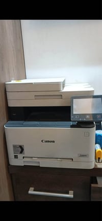 طابعة كانون • نضيفه جداً • تحتاج حبر