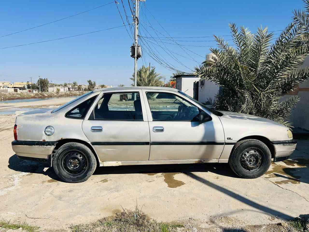 سلام عليكم سياره اوبل فكتره موديل 90رقم دولي محرك  2000  سياره نضيفه وجاهزه رقم ديالى سعر 28 وبيها مجال بسيط تحويل مباشر غير متواجد على الخاص  
هـ/‭0770 269 1768‬
