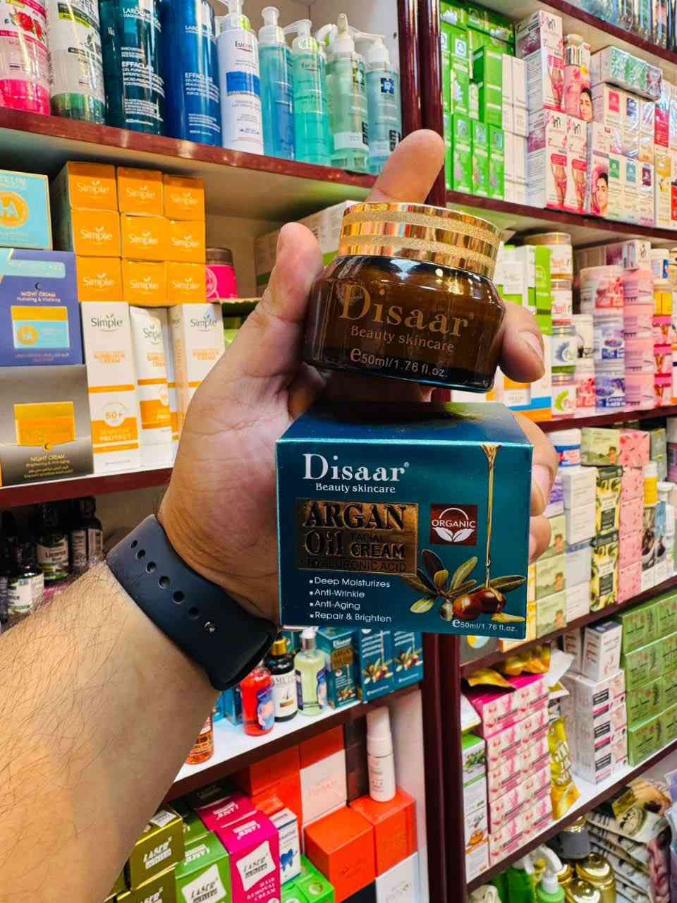 كوزمتك زيزو بيوتي 

مكياجات ماركه وعنايه بشره وشامبوات عنايه الشعر وعطور وسبلاشات واصباغ شعر وعدسات ومبيض فوري وجميع مواد التجميل 
للتواصل ***********
