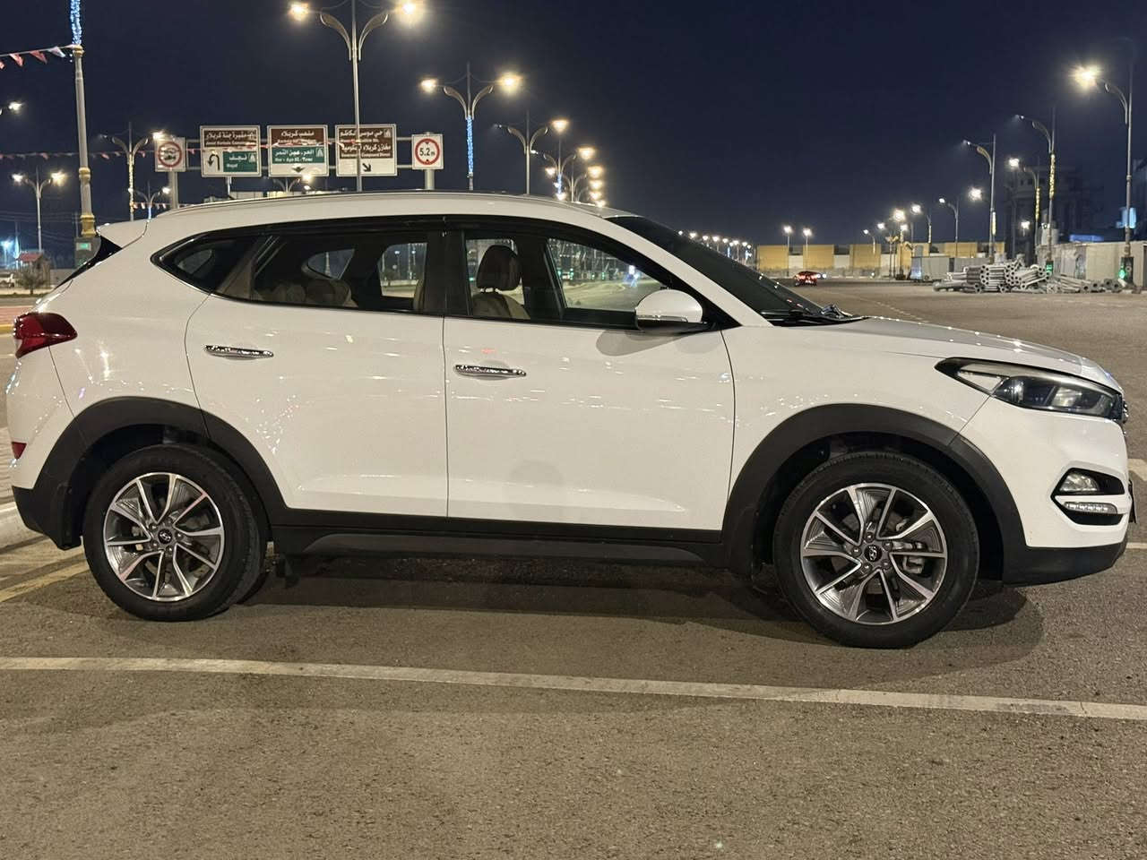 السلام عليكم 

توسان 2018 خليجيه 
رقم بغداد 
مكينه 2000 سياره جديدة واحلى من الصور كلش جديده 

مكفوله كفاله عامه  حتى من الشخط عدى الموضح بالسونار 
مكينه گير مكفولات 

مري شفط اشاير 

تحكمات 
شاشه 
تبريد قطعتين 

سياره كلش حلوه وجديده 

مكاني كربلاء 

‭0772 458 5370‬
***********
