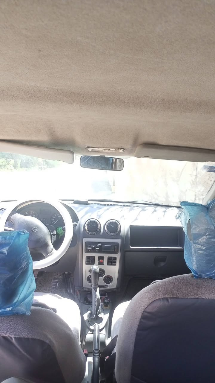 رينو لوكان موديل ٢٠٠٩ سياره نضيفه  سعر ٣٣ وبيه مجال بسيط ***********
