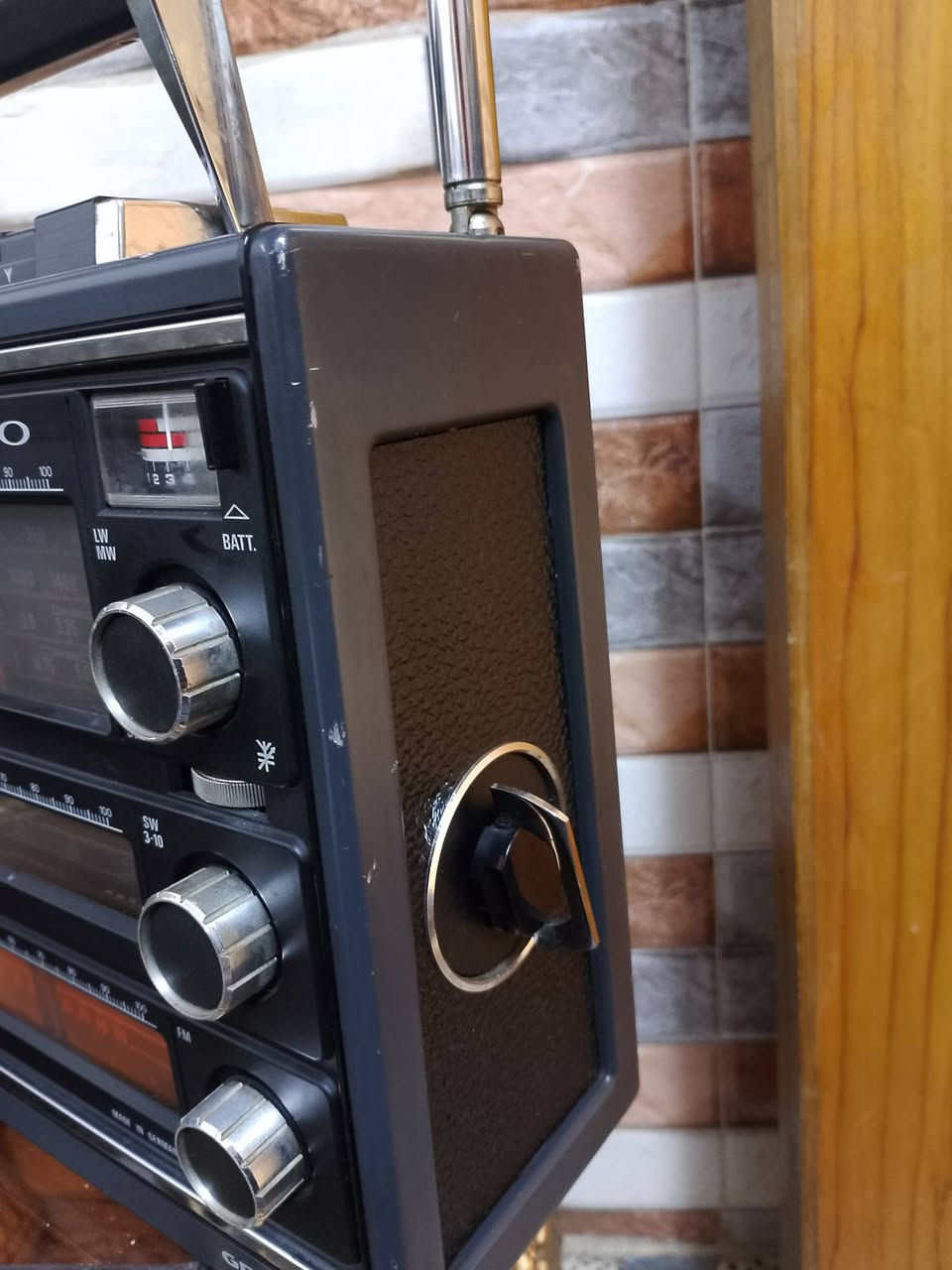 راديو قديم الماني للبيع سحب قوي مكاني بغداد الشعب هاتف ***********
