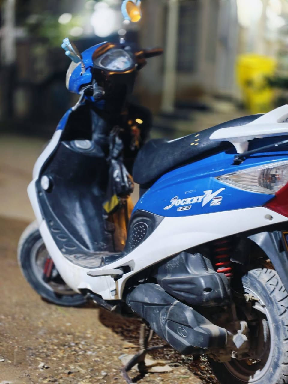 السلام عليكم .. كامكو للبيع موديل 19 مكفوله كفاله عامه صارلهه شهر نزلت من الرمبه السعر 950 وبيها مجال للشراي
.مكانها الشطره ***********
