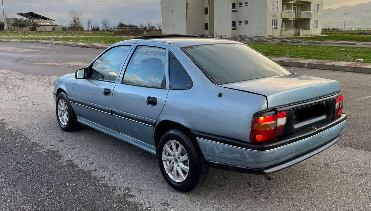 ئوپل موديل١٩٩١
مةكينه١٨
سلايت
گيرو مةكينه بي عةيب
ارم رانيةي لةكةلة
كارةباي مةزبوت
توندو تول 
چوار تايةي خاويني لةژيرة
موسو برانةووة
دةعم و وةرگةران بةشةرت
سعري17$
*********** بشدار, السليمانية
